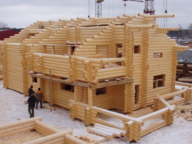 Этот дом будет прочным: зимний лес меньше коробит wooden building Зимняя стройка. Продолжение следует...